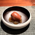 蒼 - クリームも加えず、カカオの果実としての本当の味が分かる逸品。とてもフルーティなんです。
      妖艶な見た目と同じく、味わいもきれい。