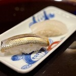 割烹 山路 - お凌ぎはコハダとイカの寿司