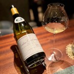 蒼 - アクアパッツァ仕立てにはこれまで、伸びやかな酸が心地いいモンラッシェ系でしたが、今回はコルトン・シャルルマーニュに。
      以前の合わせがより好みですが、このクラスになると、どう転んでも美味しいです（笑）