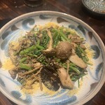 まました - 空芯菜とキノコのカラスミ炒め