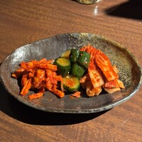炭火焼肉 ふちおか - キムチ盛り合わせ（切り干し大根、きゅうり、白菜）
