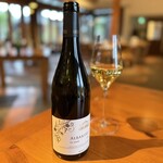 レストラン カーブドッチ - アルバリーニョルノー。これは通販でも売ってるやつ。でも飲みやすい♪独特の匂いがものすごく軽くなって、よりフルーティなワインに仕上がっております。お土産にしてますw