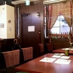 アンジュナ - 広びろとして落ち着いたお店