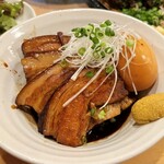 吉﨑食堂 - ラフテー&半熟玉子