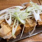 ドラミ酒場 - 自家製厚揚げ580円