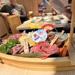 焼肉にくちょ - お肉舟盛り(^^)