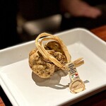 蒼 - 「どこどこ産のなになに」と聞いて、一番心躍るのは、「アルバ産の白トリュフ」かも（笑）
      ハンターから直接買い付けている業者さんから仕入れているそうで、絶対に美味しいヤツ。