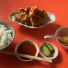 紅梅食堂 - 料理写真:炸子鶏(とりのから揚げ)¥750 ライス¥250