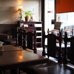 ミルリトン - 店内　シックで落ち着く