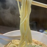 ヌードル＆スパイスカレー 今日の1番 - 最後の麺リフト
