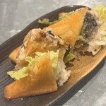 七輪大衆酒場 けむり 京橋店 - サクサク鯖サンド　揚げパンでした。サバデカくてサンドできてない笑　パンは揚げなくてもいいかも