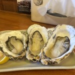 オリエンタルの青い月 - 蒸し牡蠣（３ケ）１０００円（税込）