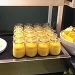 ベッセルイン - アールグレイロールケーキ、マンゴープリン