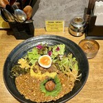 SPICY CURRY 魯珈 - 限定納豆鶏なんこつキーマのろかプレートと魯珈チキンプチカレー