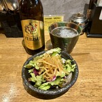 SPICY CURRY 魯珈 - エビスビールとプチサラダ