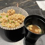 本店山科 - ガーリックライスと味噌汁