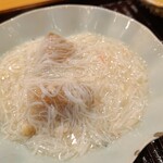 みつき - ⑬揚げ海老芋(大阪府富田林産、6時間焚き)の松葉蟹(楚蟹・雄)餡掛け
      揚げ海老芋が最高、素晴らしいクオリティ
      しかも松葉蟹餡は透明感のある旨み、松葉蟹餡だけ永遠に食べられるくらい好み