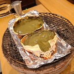 みつき - ⑨⑩蟹味噌しゃぶしゃぶ
      蟹味噌をやや多めの松葉蟹エキス《胴体解体時の体液》&海水で割ったサラサラ仕上げ、表面積に赤褐色の膜は松葉蟹の脂、因みに松葉蟹の体脂肪率は0.6%、初めて見た！マジ凄い！