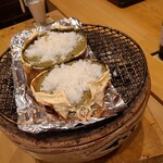 みつき - ⑫松葉蟹エキス&海水炊きの松葉蟹(楚蟹・雄)の蟹味噌リゾット
      先程の蟹味噌しゃぶしゃぶの甲羅に再び蟹味噌を加え、刻み白葱を入れた他は米と蟹と海水
      シンプルながら見る者を圧倒、ワクワクするなぁ