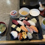 歩 - にぎり12貫 1400円