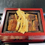 丸安 - 鰻は焼き上げで皮がパリっバリっ。
ご飯は甘めだった