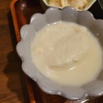 魚とめし かねむ食堂 - 小鉢の｢豆腐｣！