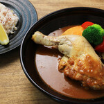 椿サロン - スプーンで崩れるほど柔らかいもも肉