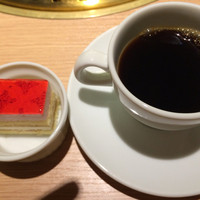 天壇 赤坂店 - デザートのコーヒーとケーキも付いてます