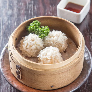 熟練の料理人が丁寧に調理した旬のお料理に舌鼓