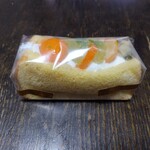 お菓子工房 YURURI -  　シフォンサンド[キンカン×キウイ](550円)