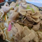 うちだラーメン - 肉で見にくいが野菜達がたっぷり