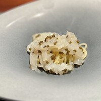 蒼 - 「虹吉みたいなことが東京でもできるようになった」と、朝まで活きていた稲取の泥障烏賊。
                    ねっとりした甘さだけじゃなくて、コリッとした食感まで残ってる♪
                    フェデリーニとの絡みも、最高です！