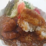 カレーショップ フジ - 肉厚で柔らかい豚肉