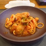 ALBAROSSA - イカとアサリのマリナーラ