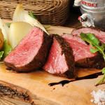 LA VOCE specialty! Hokkaido Ikeda beef thigh meat (150g) grilled in a wood-fired oven