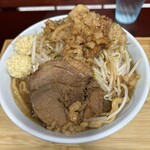 ぶぅ麺 - ぶぅ麺（大）野菜増し、ニンニク増し、背脂は普通