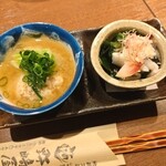 野崎屋 - お通し(2品)：つみれ汁と酢の物