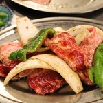 新鮮ホルモン酒場 ごっつ - 名物和牛くず