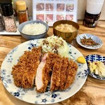 吉平 - リブロース（200g）とごはん（ふつう）とみそ汁