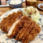 吉平 - リブロース（200g）とごはん（ふつう）とみそ汁