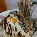 ハイパーファットン - 麺はもちもち。塩味が効いています。