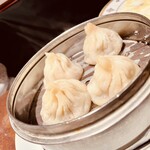 景珍樓 新館 大通り店 - 熱々の小籠包（蒸）
