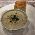 Blue drop - 牡蠣のクラムチャウダーフォッカチオ付き