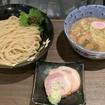 六厘舎 TOKYO - 「生七味つけめん」¥1050+「チャーシュー小(2枚)」¥200
