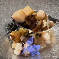 プチレストラン ブーケ・ド・フランス - 蝦夷鮑と北寄貝をキャビアの塩味と昆布出汁とトマトのジュで