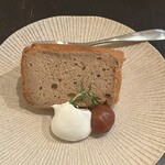 ヨウケル舎 - 栗が嬉しい！！イートインのみのサービスです！栗とラム酒のシフォンケーキ600円