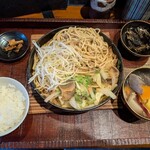 木鶏製麺所 - 限定　ちゃんぽん入りホルモン定食