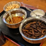 南インドレストランMARUDHU - モールミラガイ(揚げ唐辛子)をかじりながら、辛さを足してくのかな。