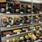 炭焼ひつまぶし鰻 むなぎ - 店外ショーケース