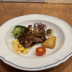 彩食健美 ハチ バコ - 料理写真:八箱ランチBのメインは、和牛たれ焼き(//∇//)